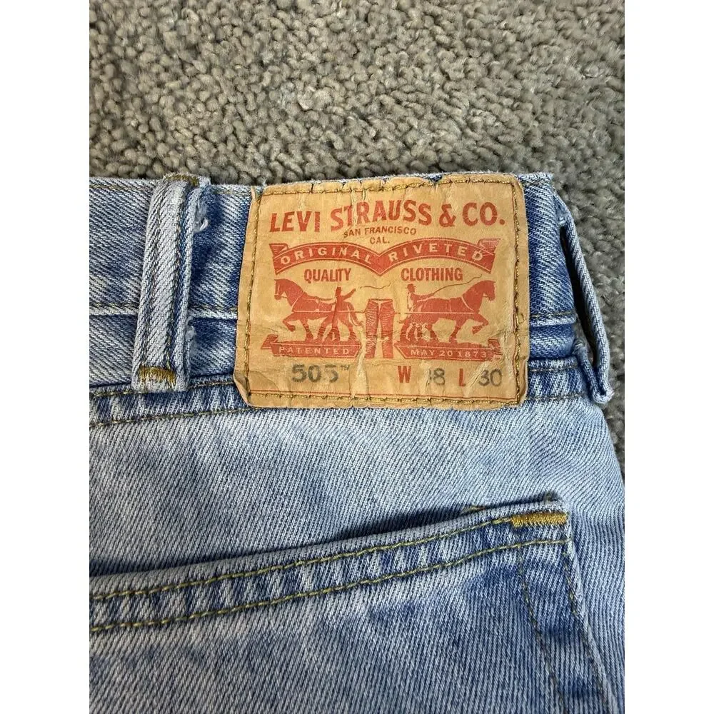 Levi's 505 Jeans Mens 38x30 Blue Straight Light Wash Denim Classic Fit